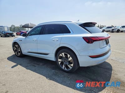 Drugie zdjęcie samochodu z przodu: 2022 AUDI E-TRON PREMIUM VIN:WA1AAAGE9NB024506 - miniatura