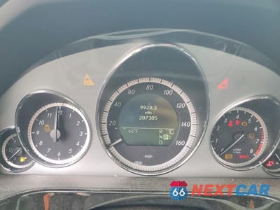 Zdjęcie 9 z 12 samochodu: 2010 MERCEDES-BENZ E 550 VIN:WDDHF7CBXAA249561 - miniatura