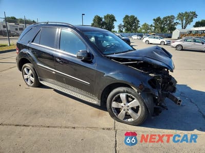 Czwarte zdjęcie samochodu z boku: 2011 MERCEDES-BENZ ML 350 VIN:4JGBB5GB4BA726329 - miniatura