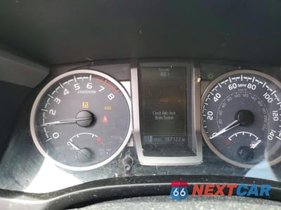 Zdjęcie 9 z 13 samochodu: 2017 TOYOTA TACOMA SR5 V6 VIN:3TMAZ5CN2HM030818 - miniatura