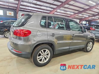 Trzecie zdjęcie samochodu z tyłu: 2013 VOLKSWAGEN TIGUAN S VIN:WVGAV7AX9DW021096 - miniatura