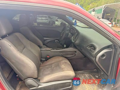 Piąte zdjęcie samochodu w środku: 2019 DODGE CHALLENGER SXT VIN:2C3CDZAG2KH560607 - miniatura