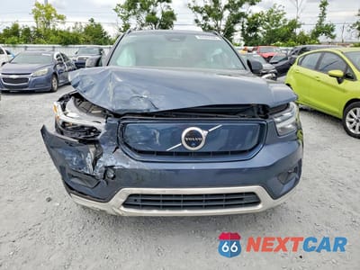 Piąte zdjęcie samochodu w środku: 2022 VOLVO XC40 P8 RECHARGE PLUS VIN:YV4ED3UR7N2709599 - miniatura