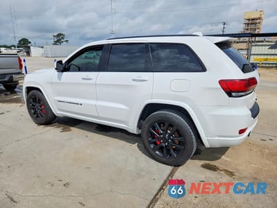 Drugie zdjęcie samochodu z przodu: 2022 JEEP GRAND CHEROKEE LAREDO E VIN:1C4RJEAGXNC127423 - miniatura