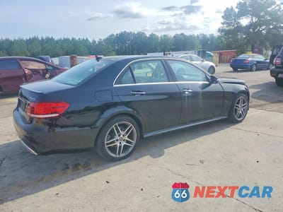 Trzecie zdjęcie samochodu z tyłu: 2016 MERCEDES-BENZ E 350 4MATIC VIN:WDDHF8JB1GB301414 - miniatura