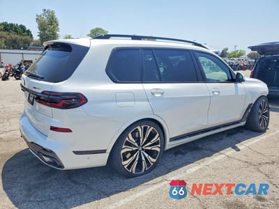 Trzecie zdjęcie samochodu z tyłu: 2025 BMW X7 XDRIVE40I VIN:5UX23EM01S9Z34687 - miniatura