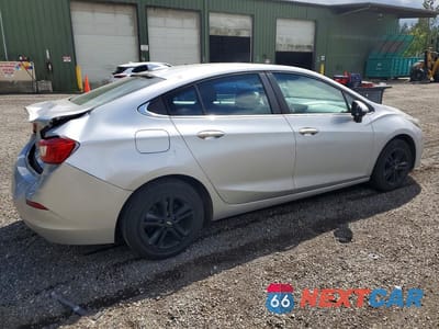 Trzecie zdjęcie samochodu z tyłu: 2018 CHEVROLET CRUZE LT VIN:1G1BE5SM3J7106581 - miniatura