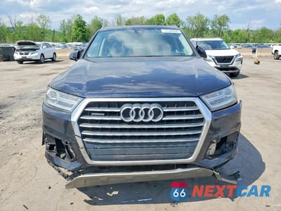 Piąte zdjęcie samochodu w środku: 2017 AUDI Q7 PREMIUM PLUS VIN:WA1LAAF7XHD003023 - miniatura