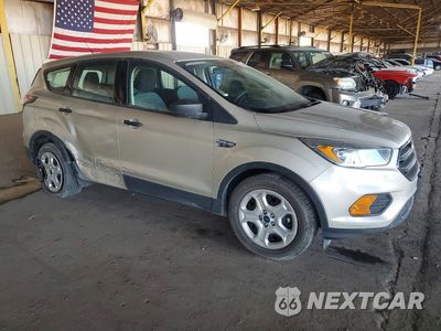 Czwarte zdjęcie samochodu z boku: 2017 FORD ESCAPE S VIN:1FMCU0F76HUA82175 - miniatura