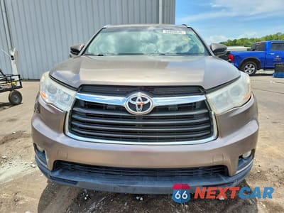 Piąte zdjęcie samochodu w środku: 2015 TOYOTA HIGHLANDER XLE VIN:5TDKKRFH7FS046872 - miniatura