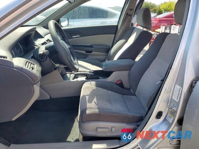 Zdjęcie 7 z 12 samochodu: 2009 HONDA ACCORD LXP VIN:1HGCP26459A031915 - miniatura