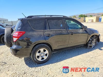 Trzecie zdjęcie samochodu z tyłu: 2010 TOYOTA RAV4 BASE VIN:JTMZF4DV7AD028021 - miniatura