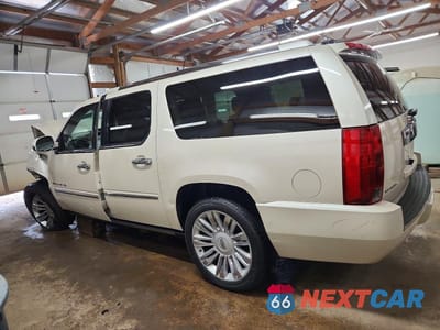 Drugie zdjęcie samochodu z przodu: 2014 CADILLAC ESCALADE ESV PLATINUM VIN:1GYS4KEF8ER112547 - miniatura