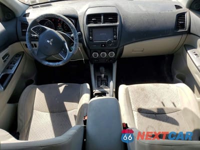 Zdjęcie 8 z 13 samochodu: 2018 MITSUBISHI OUTLANDER SPORT ES VIN:JA4AR3AU7JZ003353 - miniatura