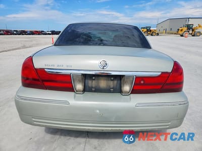 Zdjęcie 6 z 13 samochodu: 2004 MERCURY GRAND MARQUIS GS VIN:2MEFM74W64X653959 - miniatura