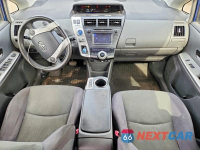 Zdjęcie 8 z 13 samochodu: 2014 TOYOTA PRIUS V TWO VIN:JTDZN3EU4E3335757 - miniatura