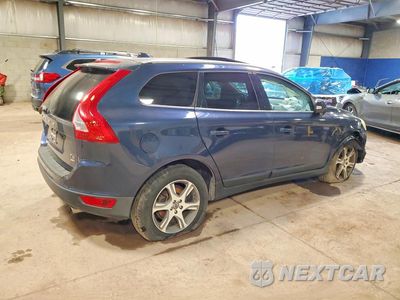 Trzecie zdjęcie samochodu z tyłu: 2013 VOLVO XC60 T6 VIN:YV4902DZ6D2418937 - miniatura