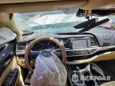 Zdjęcie 8 z 12 samochodu: 2019 TOYOTA HIGHLANDER XLE VIN:5TDJZRFH8KS922107 - miniatura