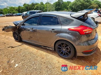 Drugie zdjęcie samochodu z przodu: 2018 FORD FOCUS ST VIN:1FADP3L94JL306911 - miniatura