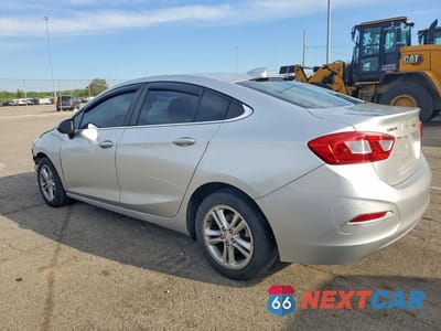 Drugie zdjęcie samochodu z przodu: 2017 CHEVROLET CRUZE LT VIN:1G1BE5SM0H7172905 - miniatura