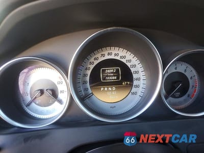 Zdjęcie 9 z 12 samochodu: 2012 MERCEDES-BENZ C 250 VIN:WDDGJ4HB8CF934908 - miniatura