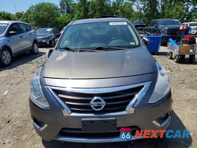 Piąte zdjęcie samochodu w środku: 2017 NISSAN VERSA 1.6 S VIN:3N1CN7AP7HL893157 - miniatura