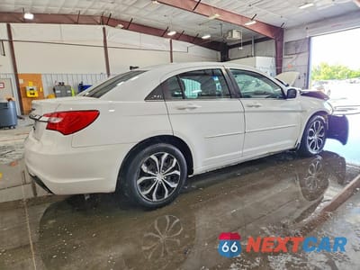 Trzecie zdjęcie samochodu z tyłu: 2012 CHRYSLER 200 LX VIN:1C3CCBABXCN202288 - miniatura