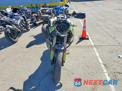 Drugie zdjęcie samochodu z przodu: 2025 BMW F 900 GS VIN:WB10K6309S6L32301 - miniatura