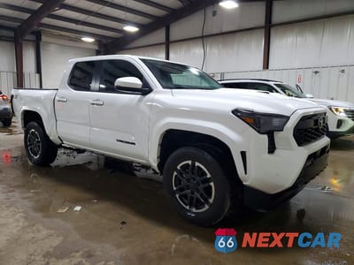Czwarte zdjęcie samochodu z boku: 2024 TOYOTA TACOMA TRD SPORT VIN:3TMLB5JN2RM007766 - miniatura