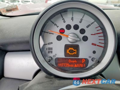 Zdjęcie 9 z 12 samochodu: 2009 MINI COOPER VIN:WMWMF335X9TW72889 - miniatura