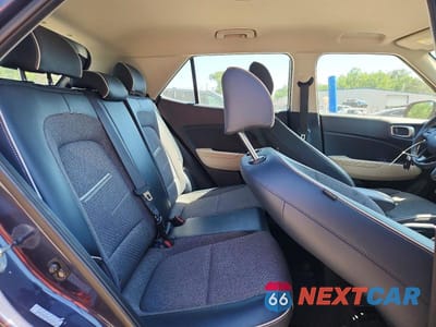 Zdjęcie 11 z 13 samochodu: 2022 HYUNDAI VENUE LIMITED VIN:KMHRC8A36NU152429 - miniatura