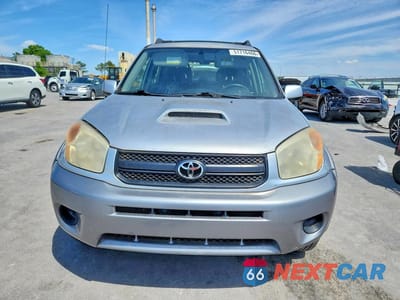 Piąte zdjęcie samochodu w środku: 2004 TOYOTA RAV4 BASE VIN:JTEGD20V240006510 - miniatura