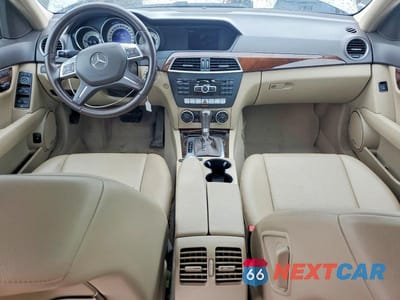 Zdjęcie 8 z 12 samochodu: 2014 MERCEDES-BENZ C 300 4MATIC VIN:WDDGF8ABXEA955732 - miniatura