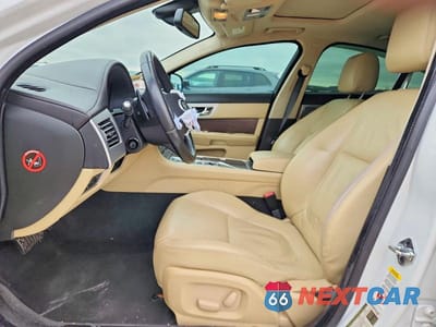 Zdjęcie 7 z 12 samochodu: 2012 JAGUAR XF VIN:SAJWA0FB6CLS47091 - miniatura