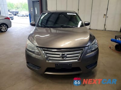 Piąte zdjęcie samochodu w środku: 2015 NISSAN SENTRA SV VIN:3N1AB7AP0FL671461 - miniatura