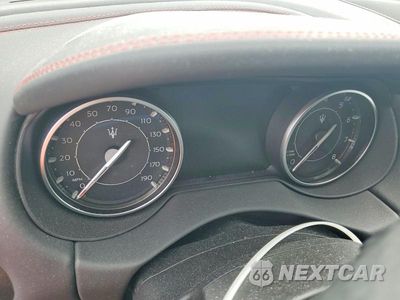 Zdjęcie 9 z 13 samochodu: 2024 MASERATI LEVANTE MODENA VIN:ZN661XUM3RX449642 - miniatura