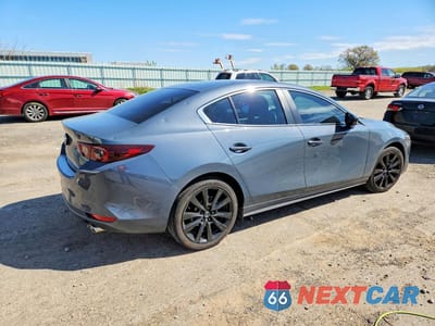 Trzecie zdjęcie samochodu z tyłu: 2023 MAZDA 3 VIN:3MZBPBCM3PM381216 - miniatura