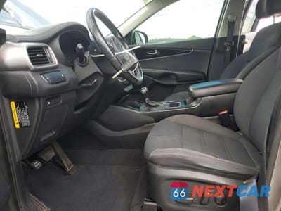 Zdjęcie 7 z 13 samochodu: 2016 KIA SORENTO LX VIN:5XYPG4A35GG060998 - miniatura