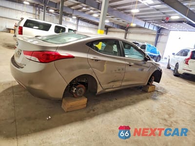Trzecie zdjęcie samochodu z tyłu: 2012 HYUNDAI ELANTRA LIMITED VIN:5NPDH4AE9CH114761 - miniatura