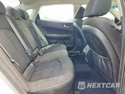 Zdjęcie 10 z 12 samochodu: 2017 KIA OPTIMA LX VIN:5XXGT4L36HG169369 - miniatura