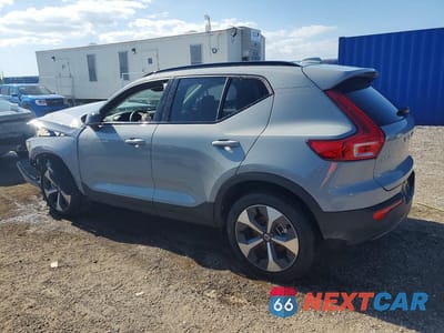 Drugie zdjęcie samochodu z przodu: 2026 VOLVO XC40 PLUS VIN:YV4L12UCXT2737741 - miniatura