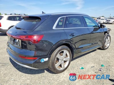 Trzecie zdjęcie samochodu z tyłu: 2019 AUDI E-TRON PRESTIGE VIN:WA1VABGE6KB020531 - miniatura