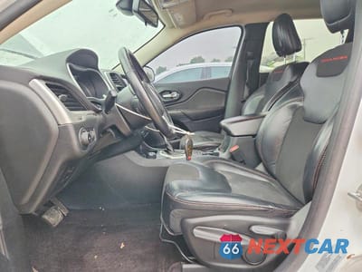 Zdjęcie 7 z 13 samochodu: 2016 JEEP CHEROKEE TRAILHAWK VIN:1C4PJMBS2GW299970 - miniatura