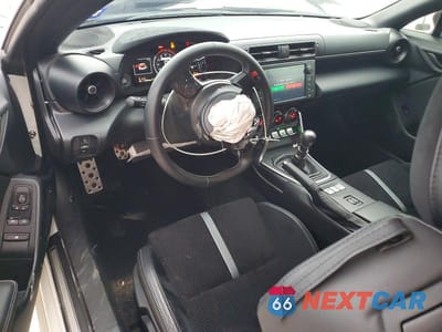 Zdjęcie 8 z 12 samochodu: 2025 TOYOTA GR 86 PREMIUM VIN:JF1ZNBE15S9758359 - miniatura