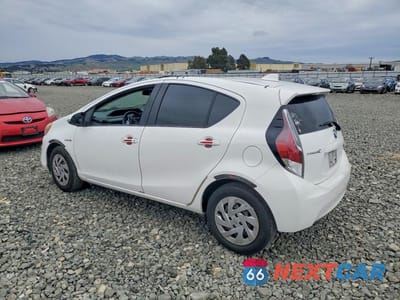 Drugie zdjęcie samochodu z przodu: 2016 TOYOTA PRIUS C TWO VIN:JTDKDTB3XG1121645 - miniatura