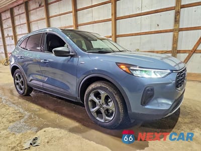 Czwarte zdjęcie samochodu z boku: 2025 FORD ESCAPE ST LINE VIN:1FMCU9MN9SUB48022 - miniatura