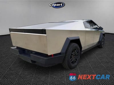 Czwarte zdjęcie samochodu z boku: 2024 TESLA CYBERTRUCK VIN:7G2CEHEE3RA048554 - miniatura
