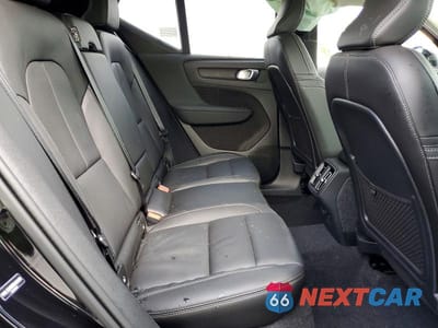 Zdjęcie 11 z 14 samochodu: 2025 VOLVO XC40 PLUS VIN:YV4L12UC8S2464443 - miniatura