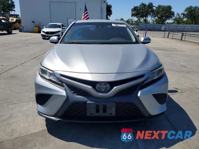 Piąte zdjęcie samochodu w środku: 2019 TOYOTA CAMRY SE VIN:4T1B11HK4KU762305 - miniatura