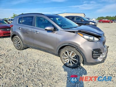 Czwarte zdjęcie samochodu z boku: 2018 KIA SPORTAGE EX VIN:KNDPN3AC5J7421022 - miniatura